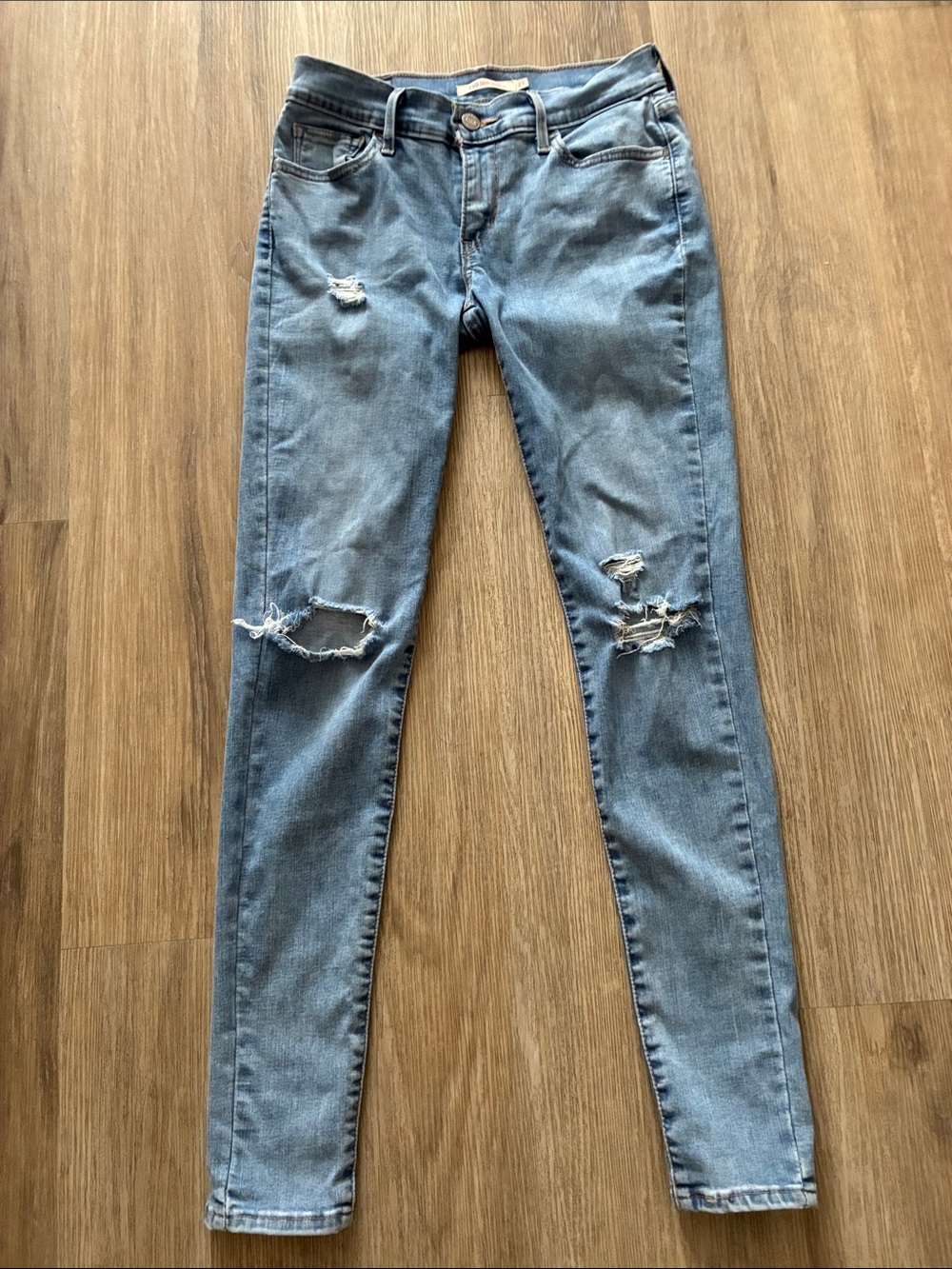 Levi’s 710 Skinny Distressed Skinny Jeans